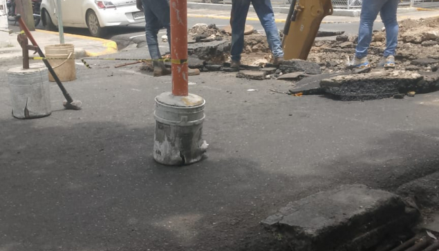 Tras denuncias ciudadanas, Alcaldía de San Cristóbal interviene socavón que ponía en riesgo a conductores y peatones